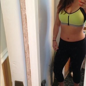 36D Victoria’s Secret VSX Sports Bra